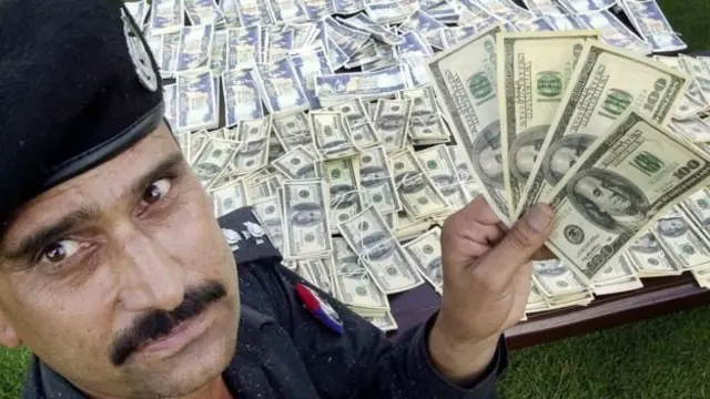 جعلی اکاؤنٹس