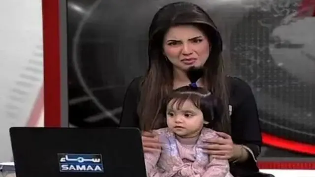 સ્ટૂડિયોમાં બાળકી સાથે કિરણ નાઝ