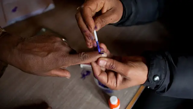 પ્રતીકાત્મક તસવીર