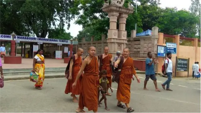 బౌద్ధ భిక్షువుల హస్త ప్రయోగం