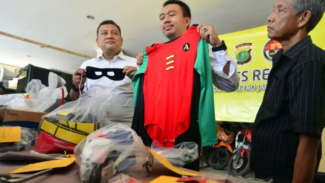 barang bukti sauna gay di Jakarta