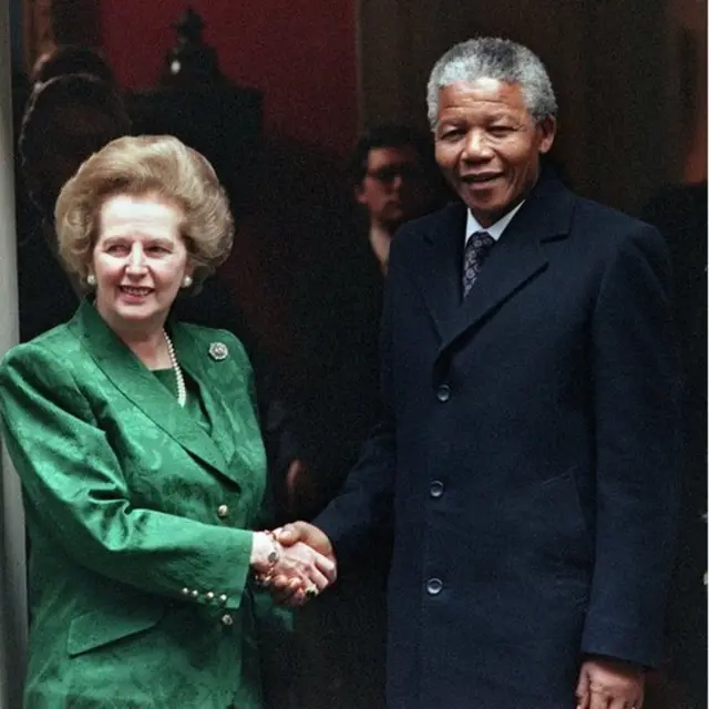 Nelson Mandela com Margareth Thatcherbr4bet paga mesmo1990