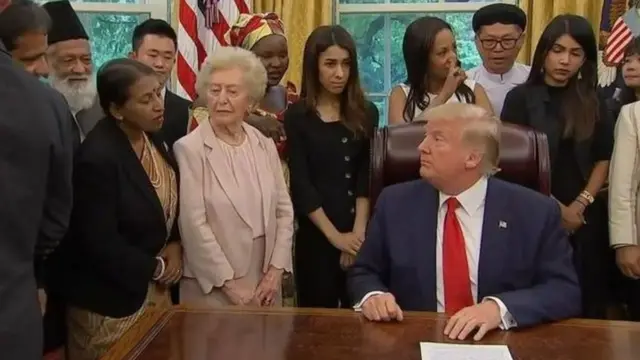 প্রেসিডেন্ট ট্রাম্পের সামনে অভিযোগ তুলছেন প্রিয়া সাহা, যে ভিডিওটি বাংলাদেশে ভাইরাল হয়েছে ।