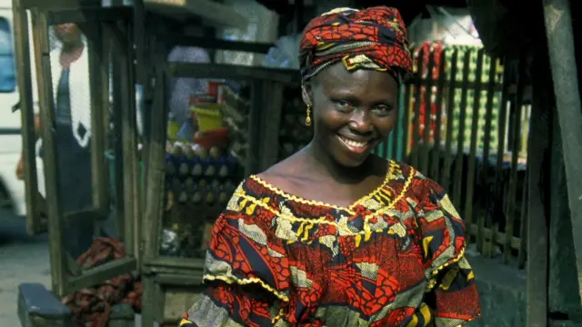 As tins be for Nigeria, women dey collect small salary unlike men