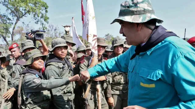 Maduro com militares