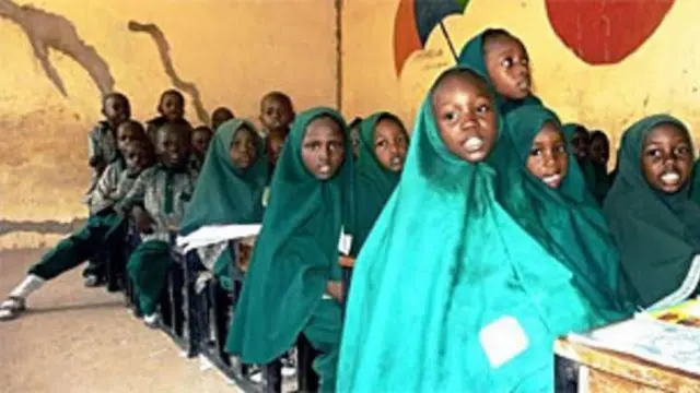 Ọ̀pọ̀ àwọn ilé ẹ̀kọ́ ló ni nítórí ààrùn coronavirus ni àwọn ṣe gbe ìlẹ̀kùn tì.