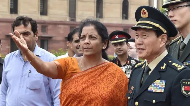 দুবছর আগে দিল্লিতে ভারতের তখনকার প্রতিরক্ষামন্ত্রী নির্মলা সীতারামনের সঙ্গে তার চীনা কাউন্টারপার্ট ওয়েই ফেংহে