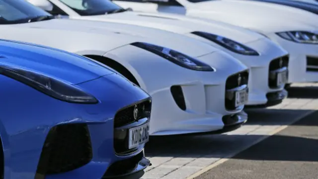 තීරු බදු රහිත වාහන බලපත්‍රය විකුණා වාහනයක් මිල දී ගැනීමට මුදල් සොයා ගත් බව ගම්මන්පිල මන්ත්‍රීවරයා කියා සිටියේය.