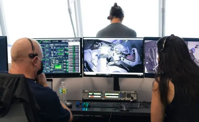 अन्तरिक्ष यात्रा