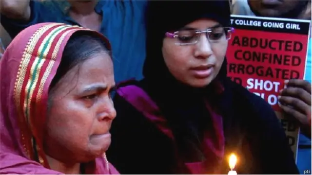 इशरत जहां की मां और बहन