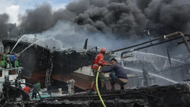 bali, kebakaran, benoa, kapal