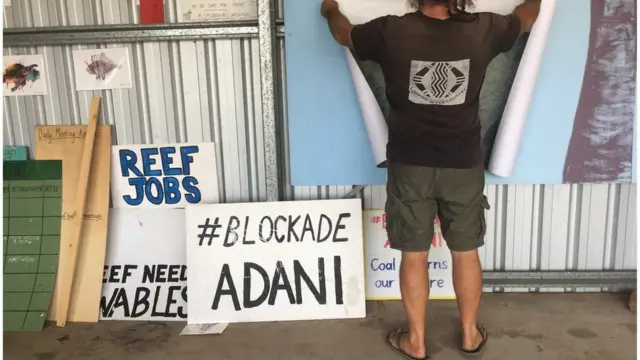 અદાણી વિરોધી