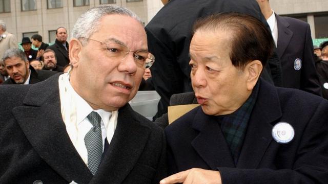 鮑威爾（左）與錢其琛（右）出席韓國總統盧武炫就職禮（25/2/2003）