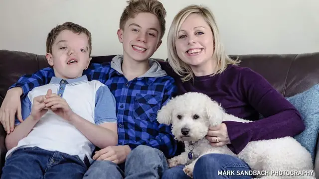 وقتی من بمیرم بر سر فرزند معلولم چه میآید؟