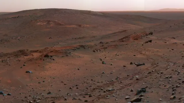 Superficie de Marte parecida a un desierto