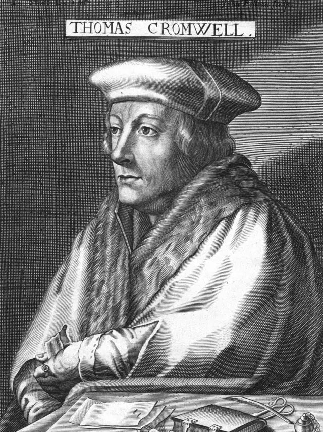 โธมัส ครอมเวลล์ สมุหนายก เป็นผู้มีบทบาทสำคัญในการช่วยกษัตริย์เฮนรียุบและยึดพื้นที่วัดวาอารามคืน ผ่านพระราชกฤษฎีกายุบอารามในระหว่างปี 1536 ถึงปี 1541
