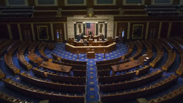 Aqalka wakiillada oo ku dhex yaalla xarunta Capitol