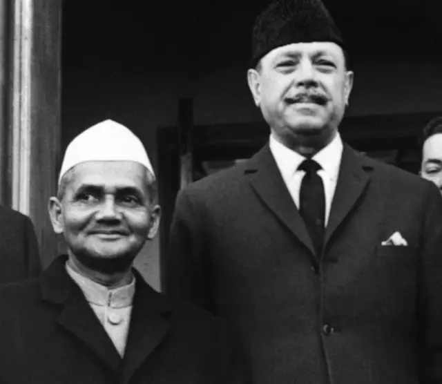 लाल बहादुर शास्त्री, मुहम्मद अयूब ख़ाँ