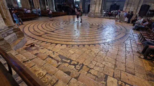 Mê lộ Labyrinth, Thánh Đường Chartres