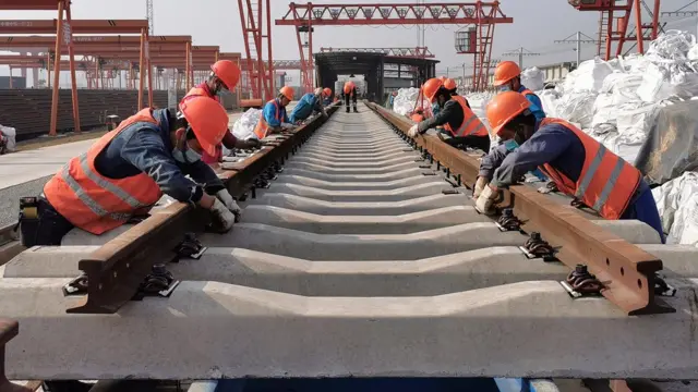 คนงานก่อสร้างทางรถไฟ