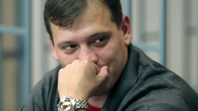 Евгений Худяков после оглашения оправдательного приговора в октябре 2005 года