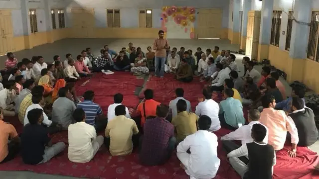 யார் இந்த ஜிக்னேஷ் மேவானி?: 8 சுவாரஸ்ய தகவல்கள்