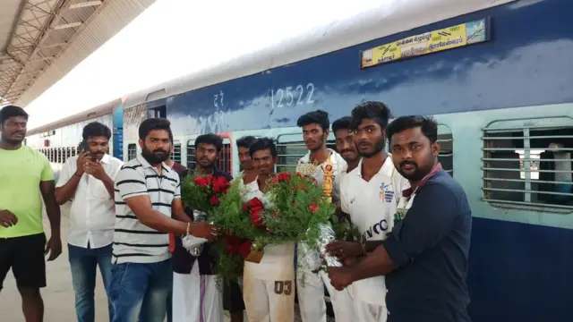 கடற்புரத்து இளைஞர்களின் நீல நிற ஜெர்ஸி கனவு! #BBCStreetCricket