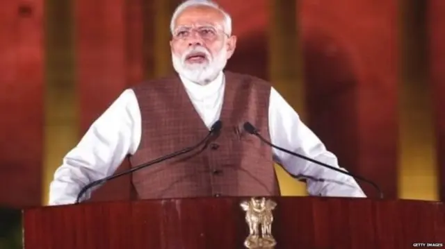 नरेंद्र मोदी