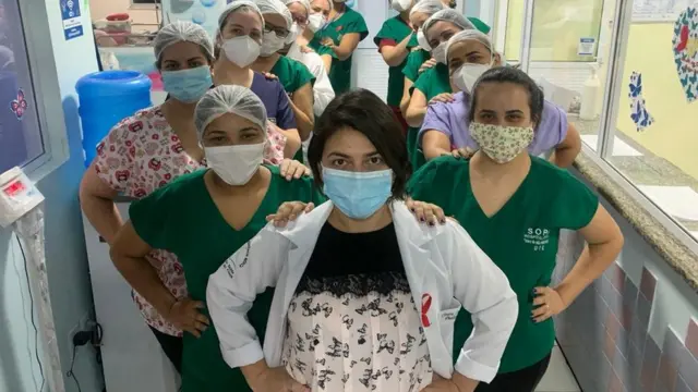 Cinara Carneiro e equipe médica