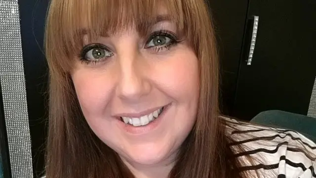 Натали Холл