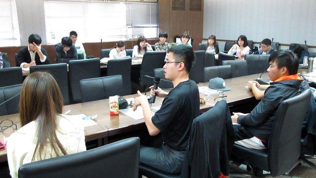 很多台湾的年轻学者认为在台湾是"有志难伸"，希望能够有更好的教学环境。