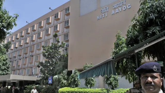 સરકારી નોકરી માટે 37 લાખથી વધુ આવેદન