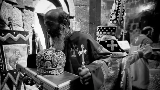 церемония в монастыре Армении