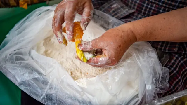 কুমড়া ফুলের বড়া