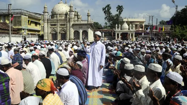 ত্রিপুরার জনসংখ্যার প্রায় নয় শতাংশ মুসলিম। আগরতলায় ঈদের নামাজ