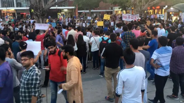 ਕਠੂਆ ਅਤੇ ਉਨਾਓ ਬਲਾਤਕਾਰ ਮਾਮਲੇ ਦੇ ਵਿਰੋਧ ਵਿੱਚ ਰੋਸ ਪ੍ਰਦਰਸ਼ਨ