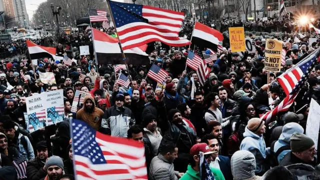 纽约布鲁克林的示威者抗议美国总统特朗普针对移民问题签发的行政令（图片来源：Getty Images）
