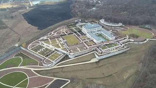 Топ маєтків української еліти