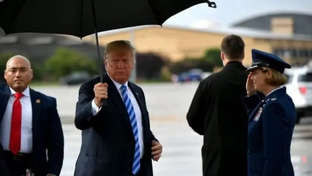 Trump mengakui Mei lalu ia menutup pembayaran Cohen untuk uang diam aktris film porno.