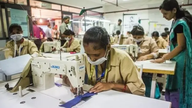 ஆந்திராவில் உள்ளூர் மக்களுக்கு 75% வேலைவாய்ப்பு - நடைமுறையில் சாத்தியமா?