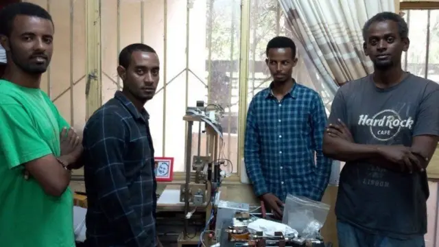 Garee dargaggootaa kalaqarratti waliin hojjetan