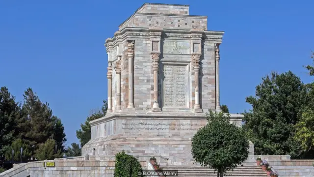 詩人費多西的陵墓