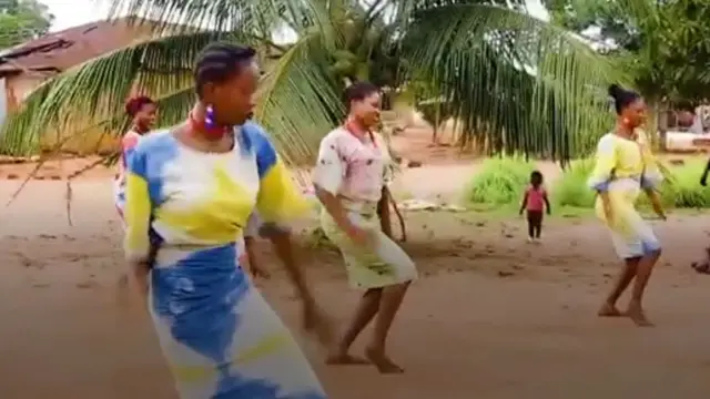 Ayo Ewebiyi Mama Oriki