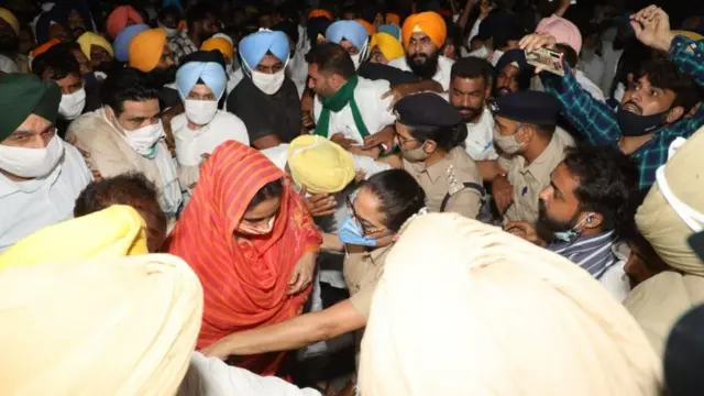 ਹਰਸਿਰਤ ਬਾਦਲ