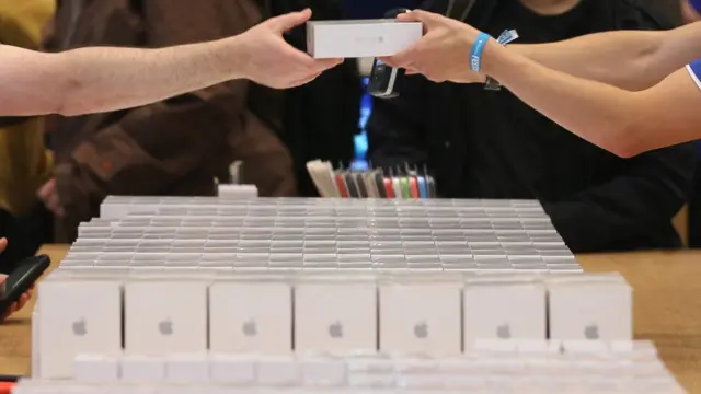 iPhone X'in Ekim ayında Türkiye'de satışa çıkması bekleniyor.