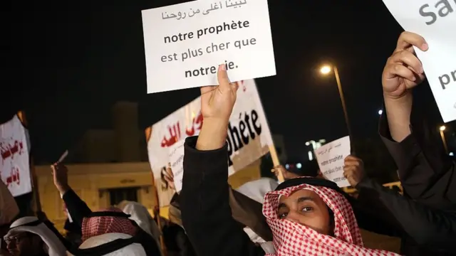 Protesto contra Charlie Hebdo no Kuwaitfelipe ketzer poker2015.