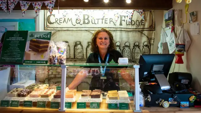 클로벨리로 이사한 카스 맥파레인