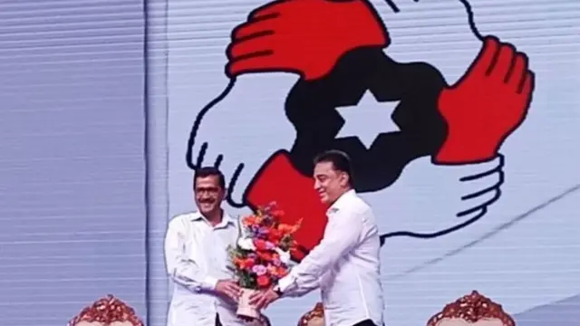 अरविंद केजरीवाल और कमल हासन