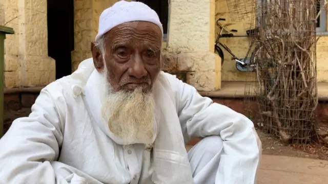 મુસ્લિમ વૃદ્ધ વ્યક્તિ