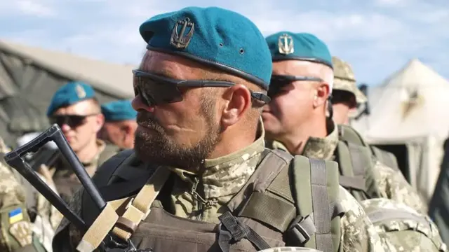 Військові